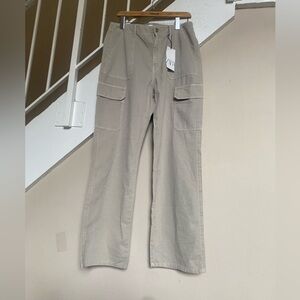Zara Tan Cargo Pants with Relaxed Fit and Full Length
Slash Pocket